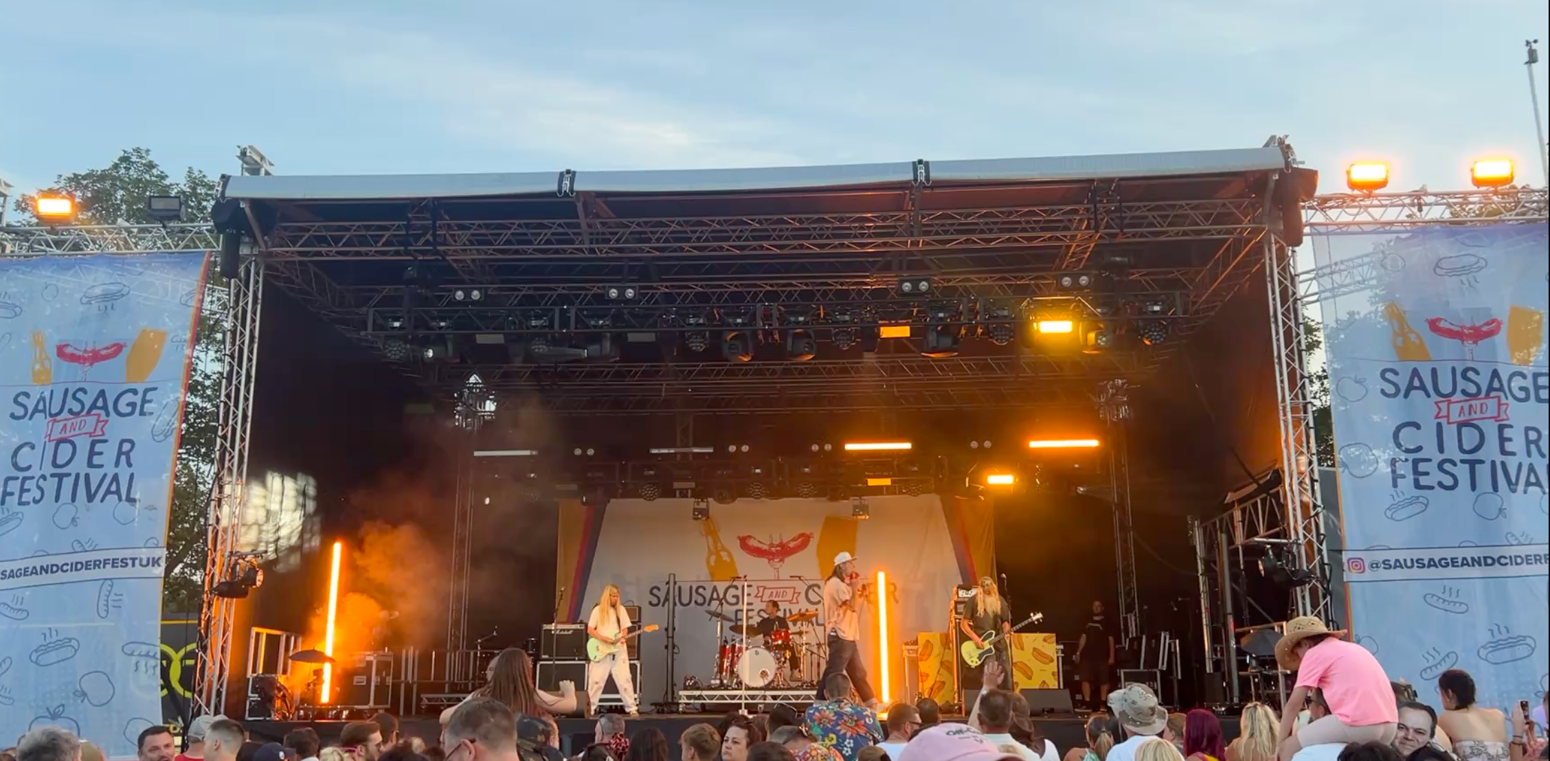 Reef Rocks the Southend Sausage and Cider Festival!