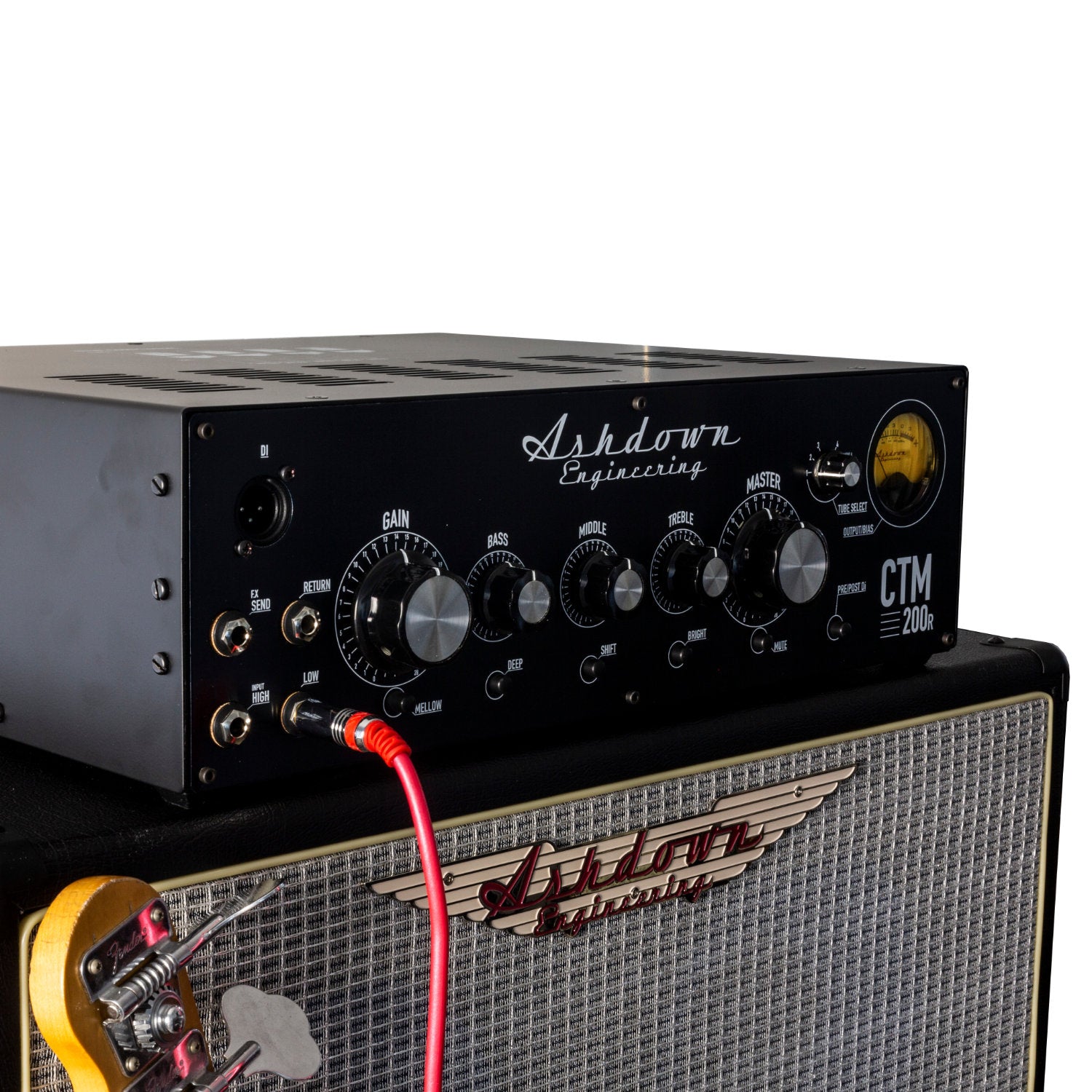 Ashdown ctm 200r head set up with cab and bass guitar