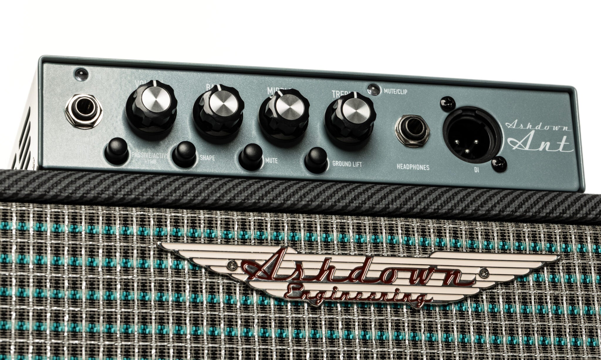 Bonedo Reviews the Ashdown UK-PBM-200 & UK-RBM-112T