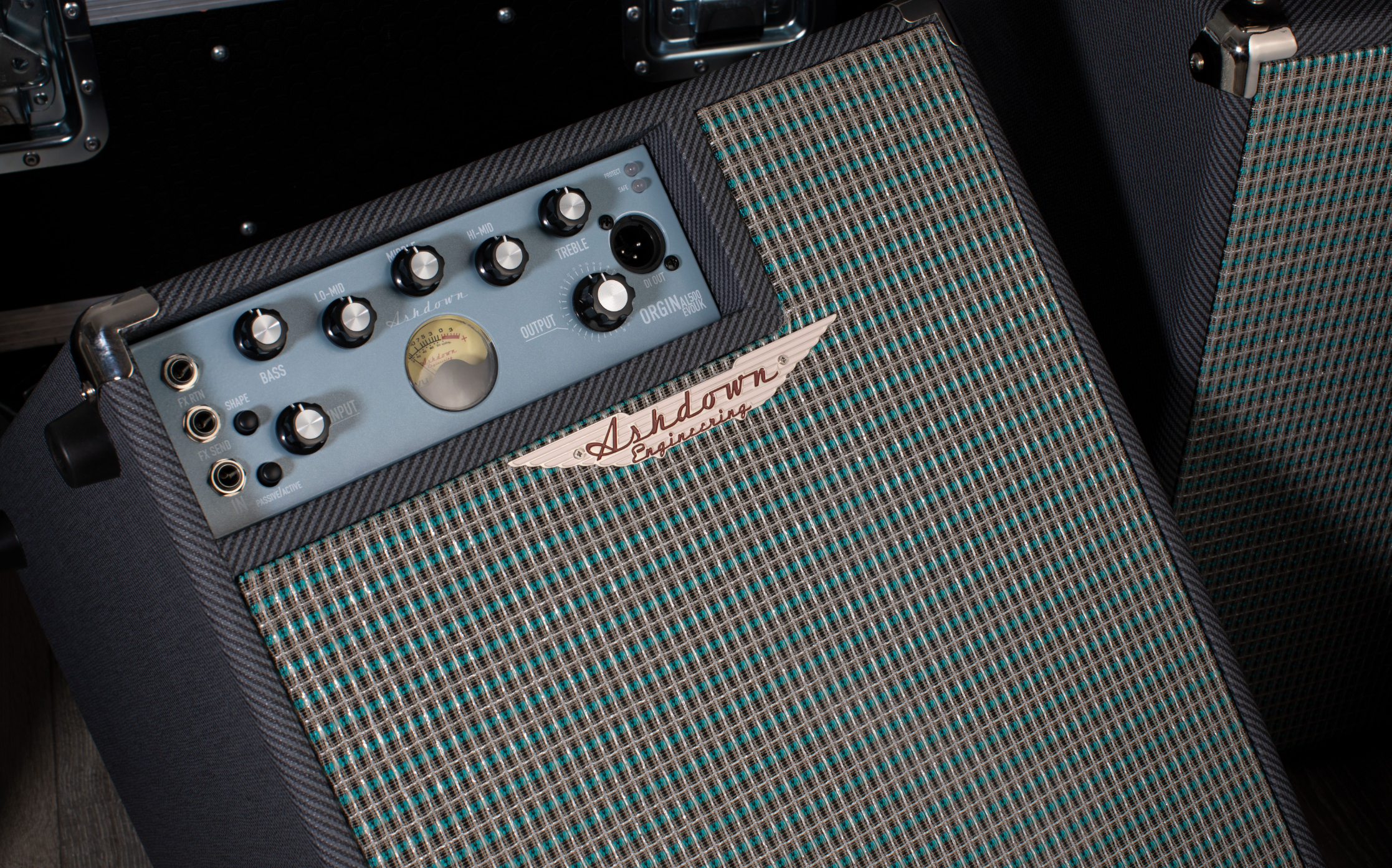 Ashdown's UK-OBM-C112T-500 Featured on Bonedo