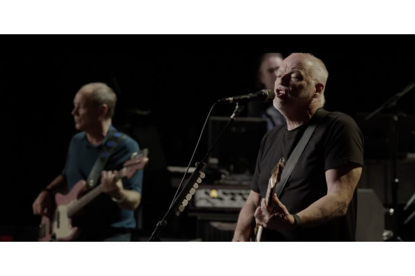 Guy Pratt on tour with David Gilmour