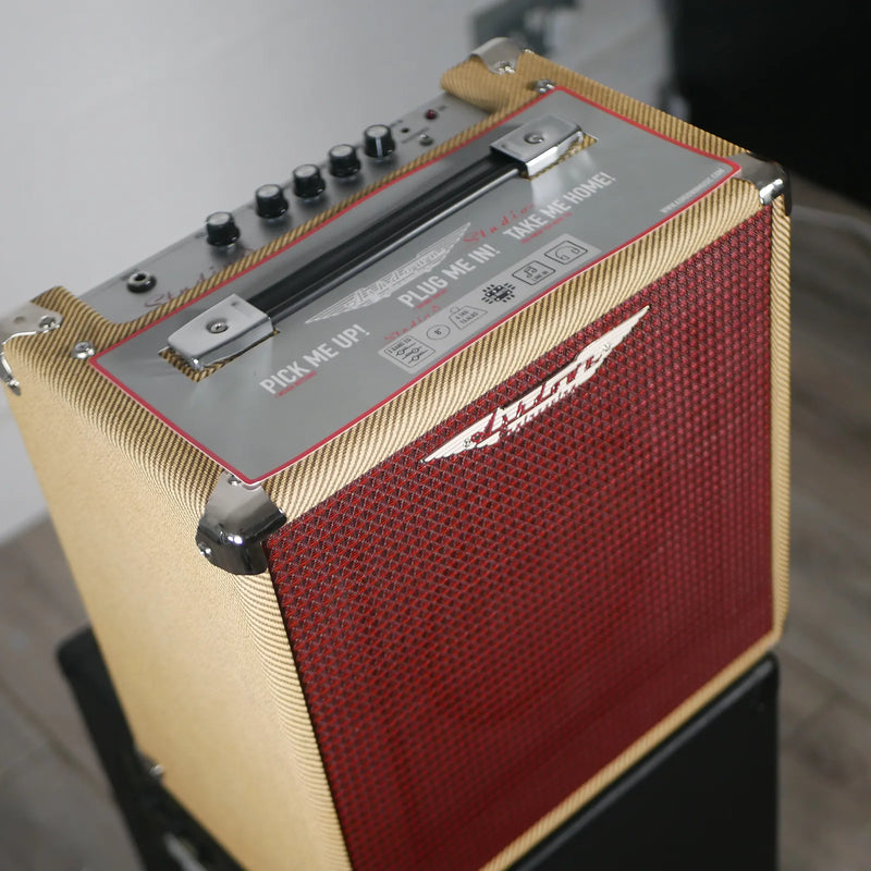 B-STOCK: Tweed Studio-8